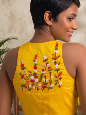 Chic Sleeveless Katha Blouse
